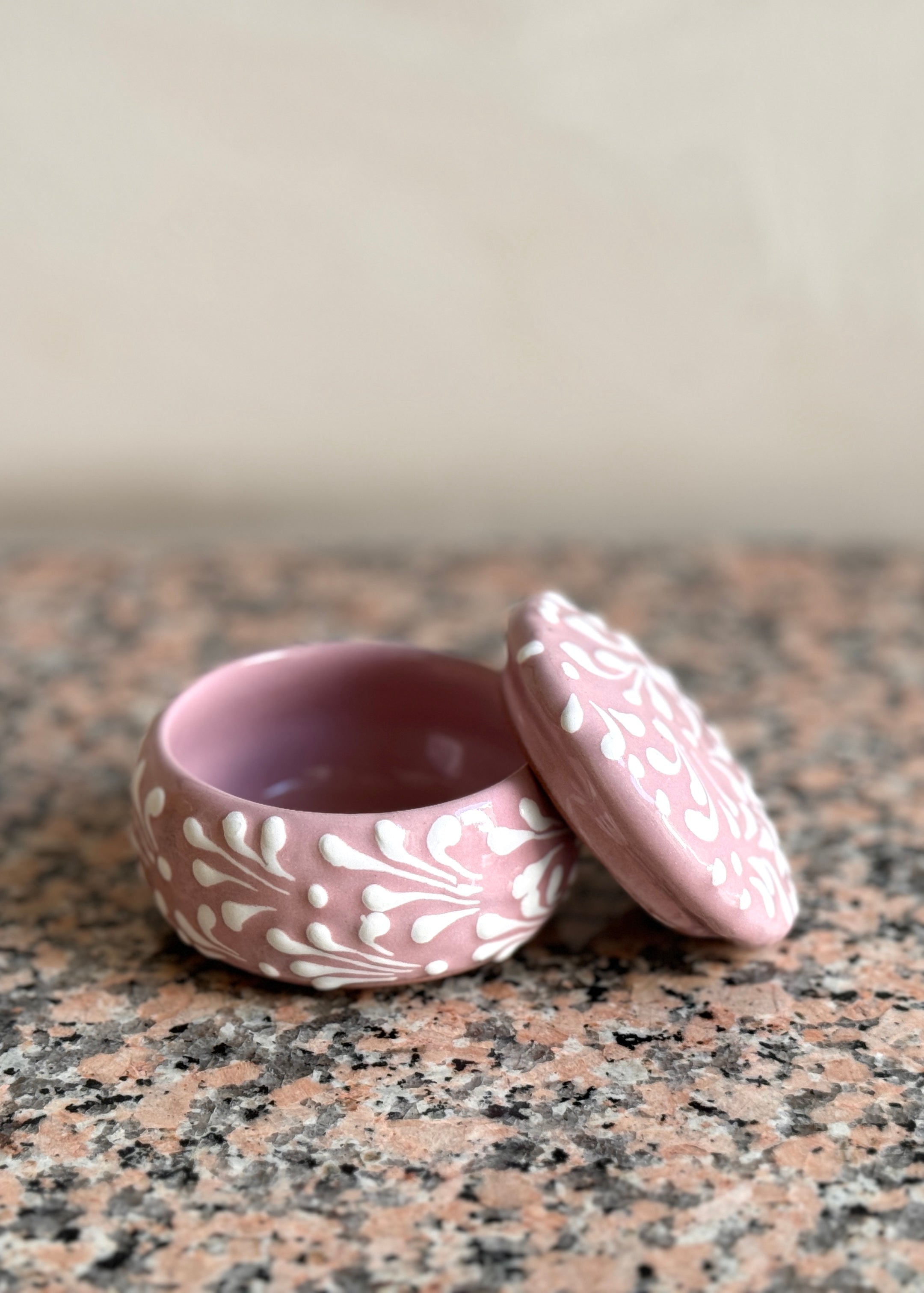 Small Glazed Round Dish with Lid - Mauve + White